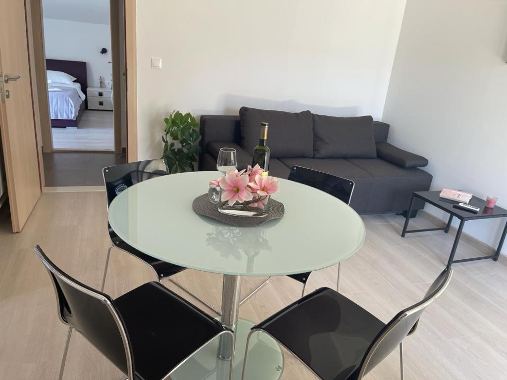 Villa Jadranka Apartments Tučepi Eksteriør bilde